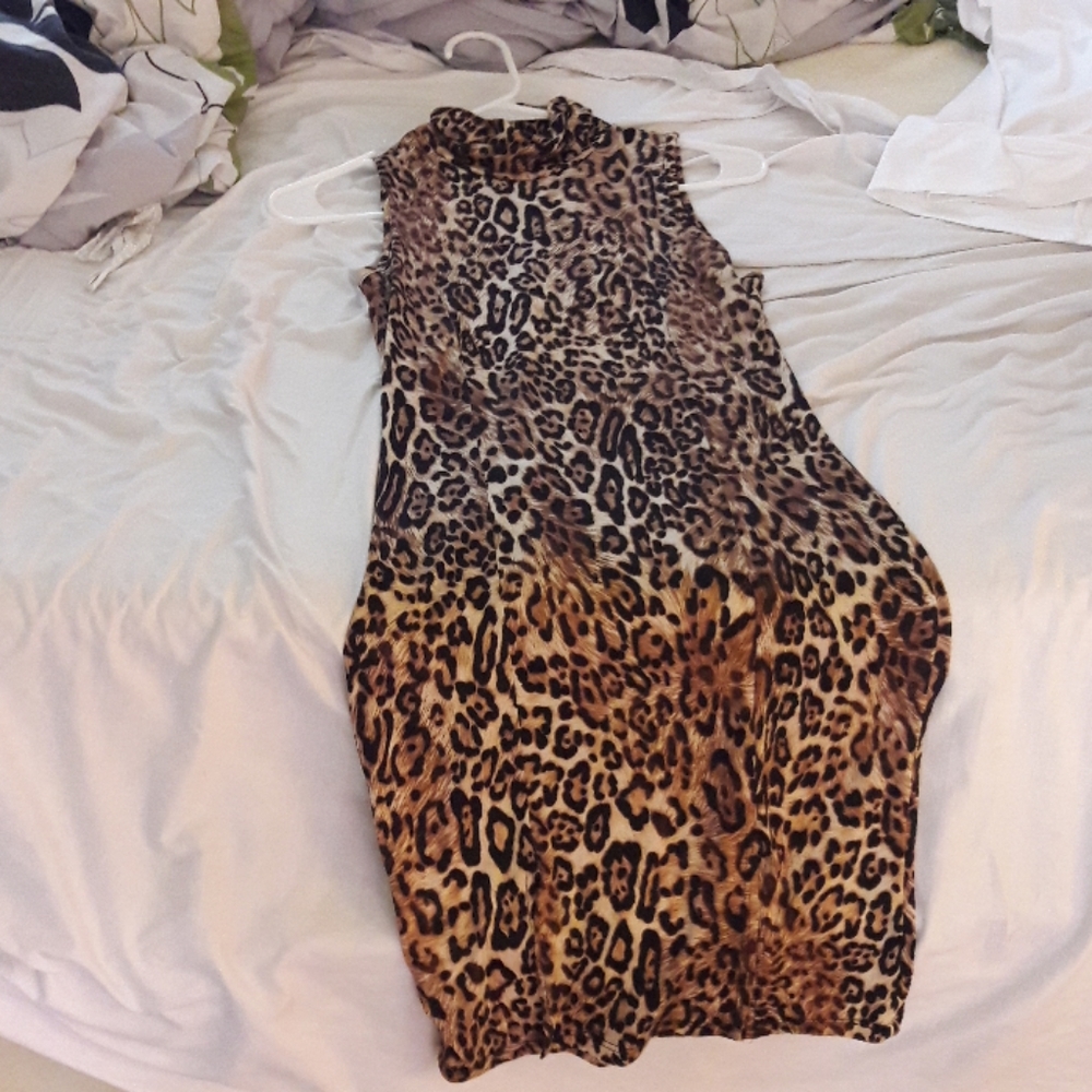 Dress - Picture 2 of 4
